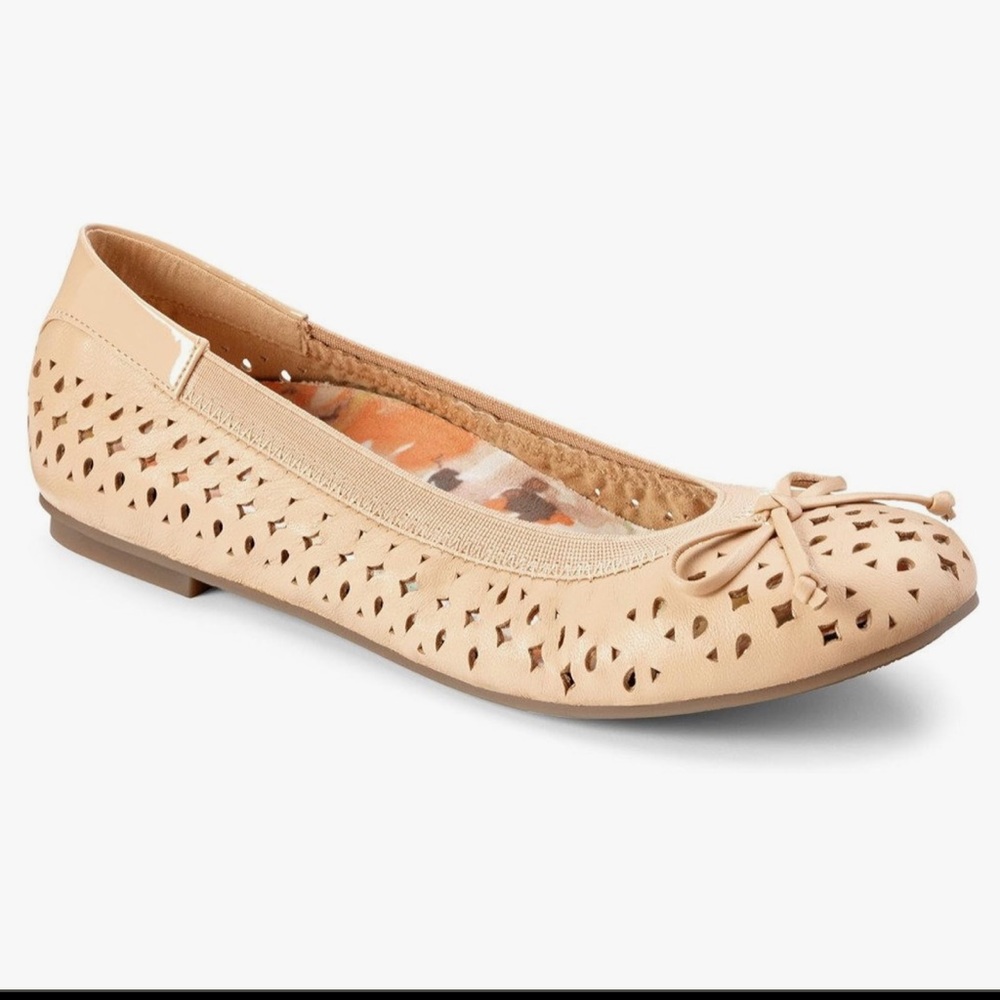 Vionic Nude‎ Spark Surin Perforated Laser-Cut Design Arch Support Shoes NWOT 10